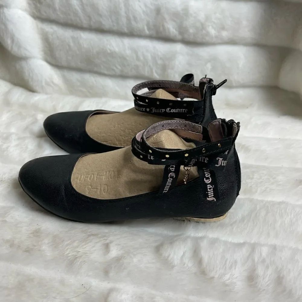 Juicy Couture girl’s black slip on flats  three ankle straps gold tone studs SZ5